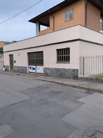 locale commerciale in affitto a Castellanza