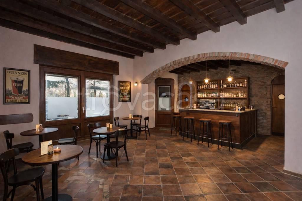 negozio in affitto a Castellanza in zona Castegnate