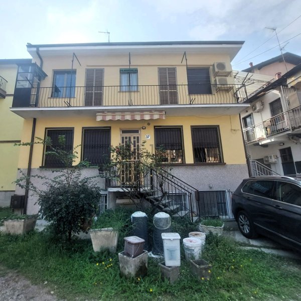 casa indipendente in affitto a Castellanza in zona Castegnate