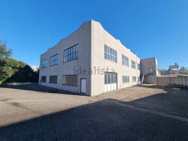 capannone in affitto a Cavaria con Premezzo