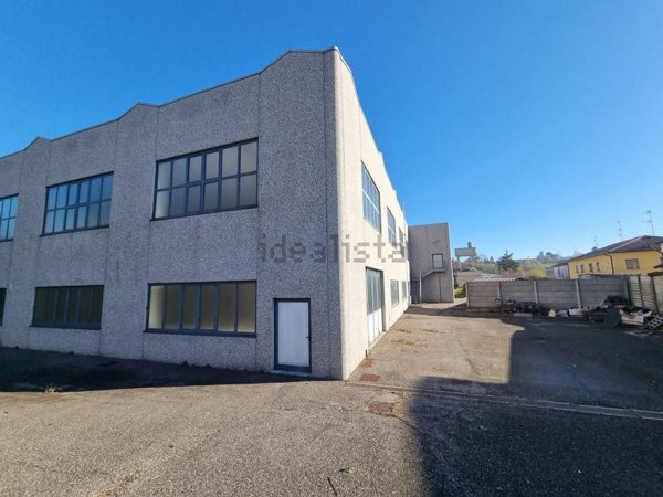 capannone in affitto a Cavaria con Premezzo