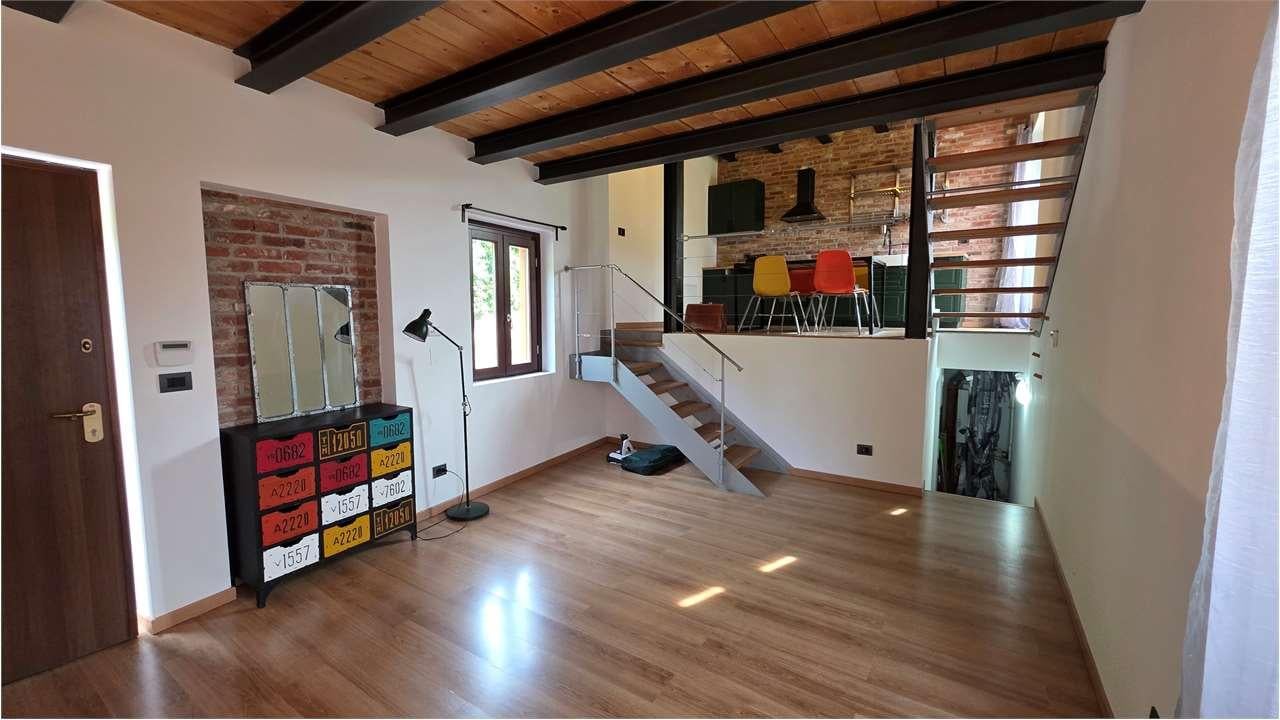 appartamento in affitto a Cazzago Brabbia