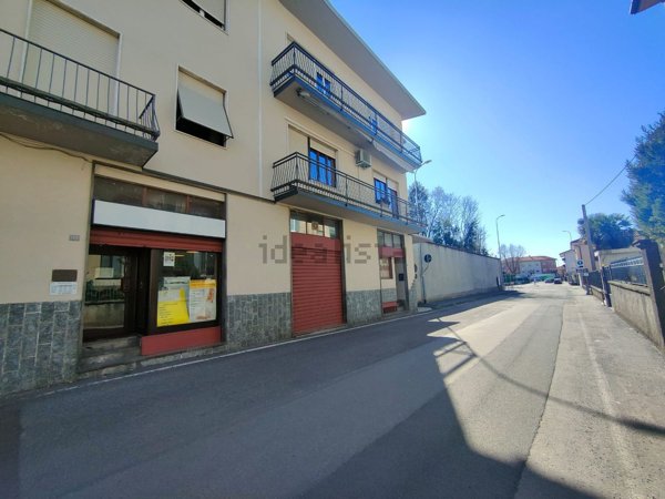 locale commerciale in affitto a Cislago