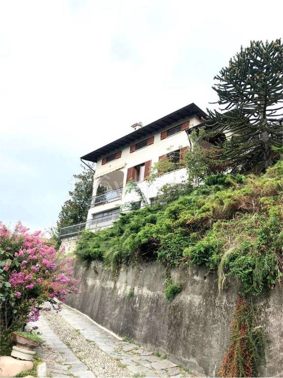 appartamento in affitto a Comerio in zona Mattello