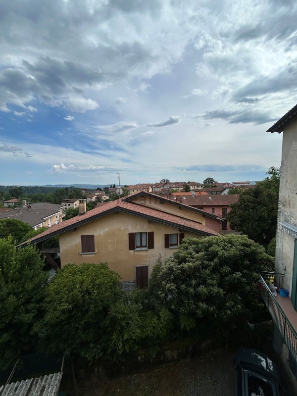 appartamento in affitto a Comerio in zona Mattello