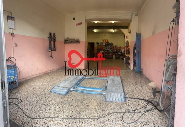 negozio in affitto a Cuasso al Monte in zona Cuasso al Piano