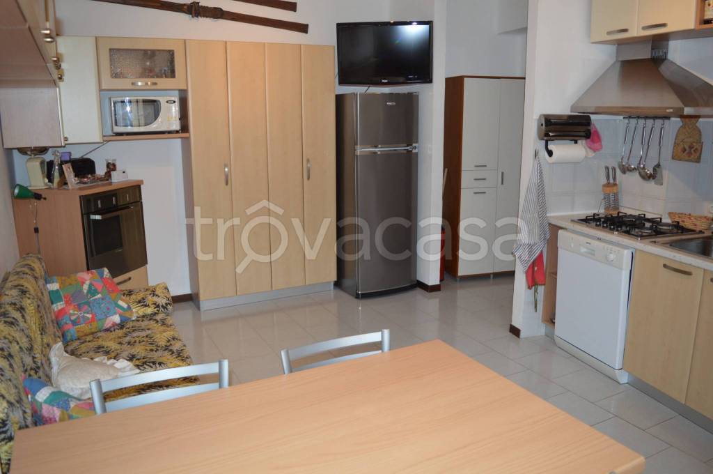 appartamento in affitto a Cuasso al Monte