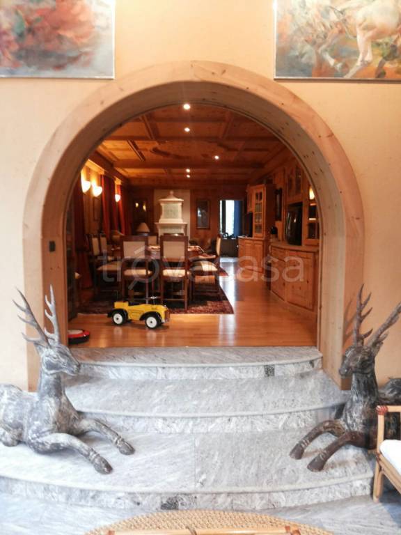 casa indipendente in affitto a Cunardo