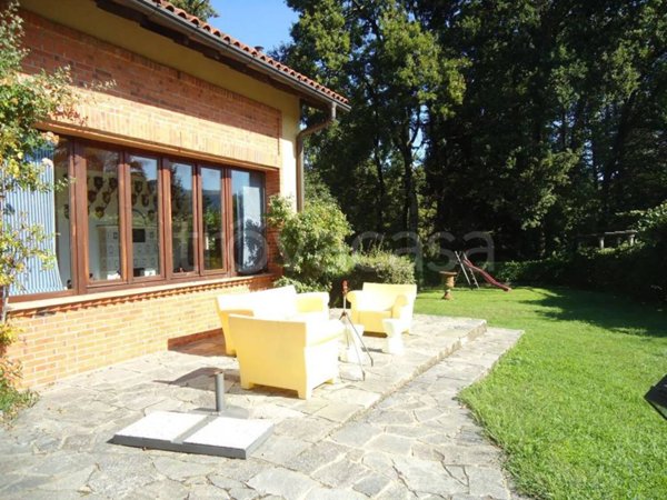 casa indipendente in affitto a Cunardo