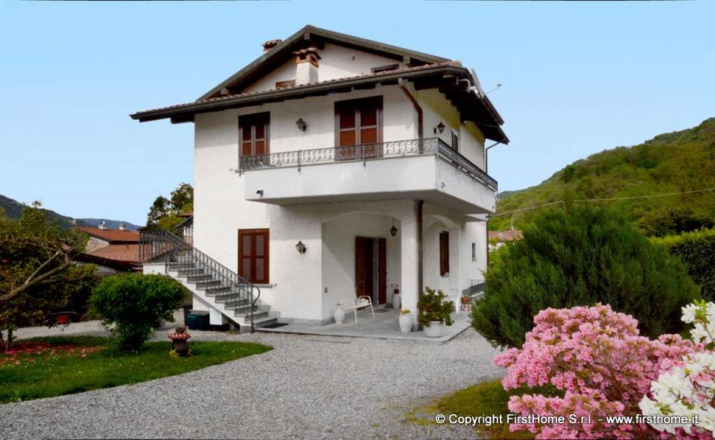 casa indipendente in affitto a Cuvio in zona Comacchio