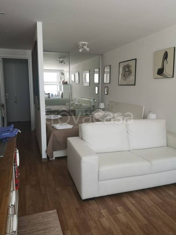 appartamento in affitto a Dumenza
