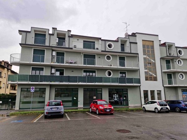 locale commerciale in affitto a Fagnano Olona