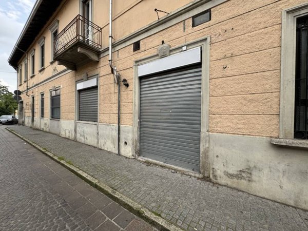 negozio in affitto a Fagnano Olona