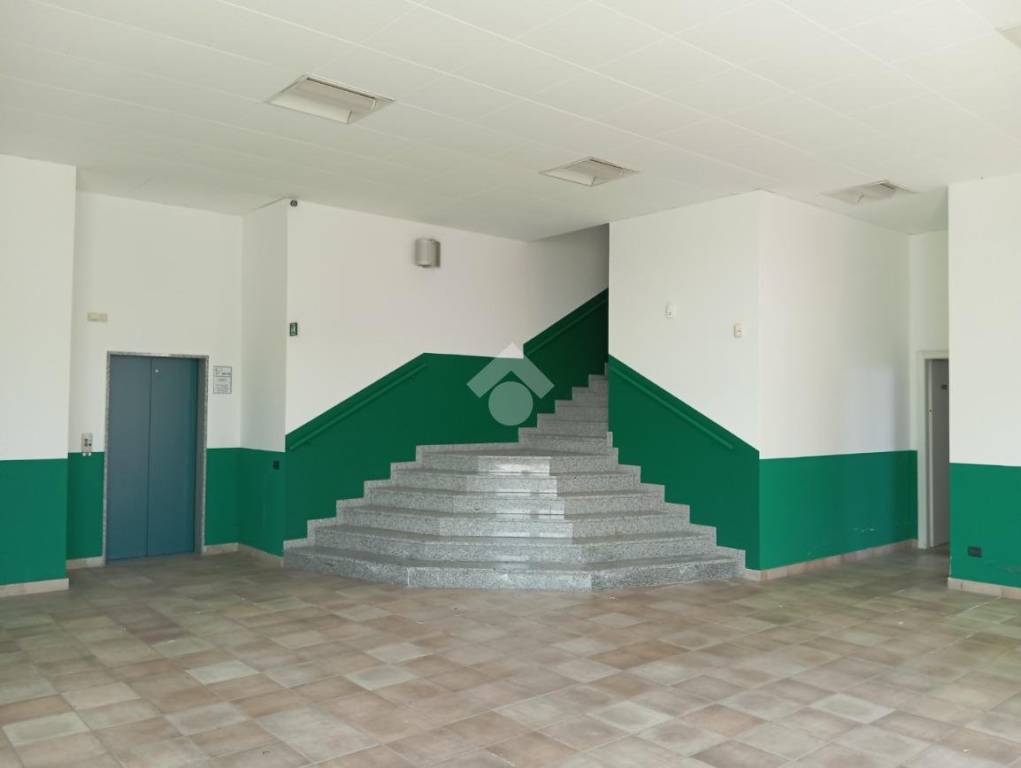 locale commerciale in affitto a Fagnano Olona