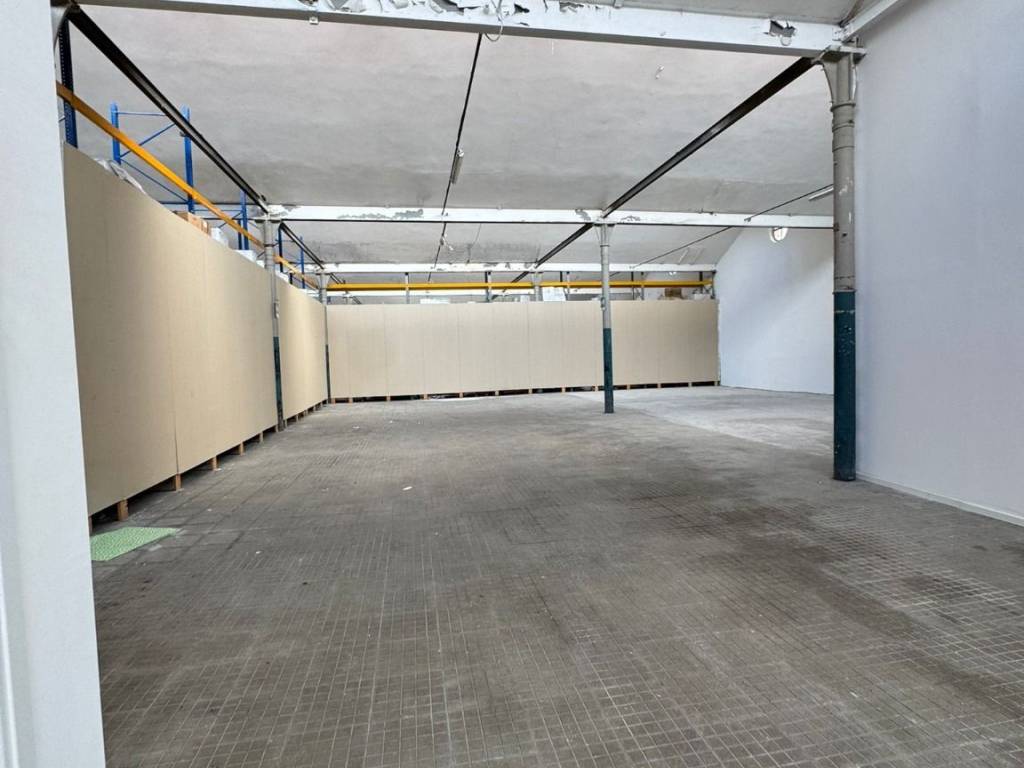 locale commerciale in affitto a Fagnano Olona