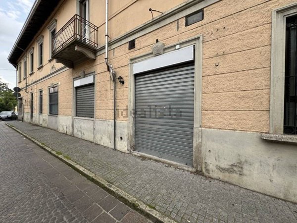 negozio in affitto a Fagnano Olona