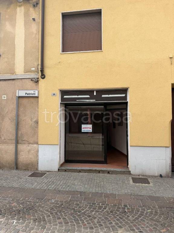 negozio in affitto a Fagnano Olona