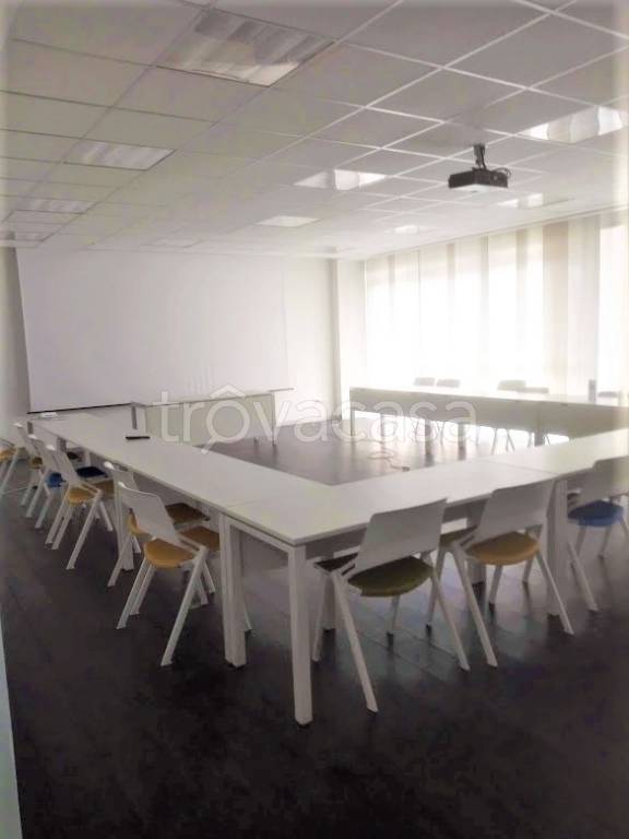 ufficio in affitto a Gallarate in zona Madonna in Campagna