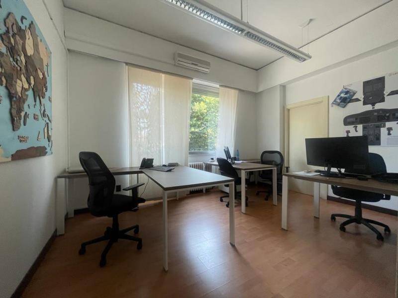 locale commerciale in affitto a Gallarate in zona Crenna