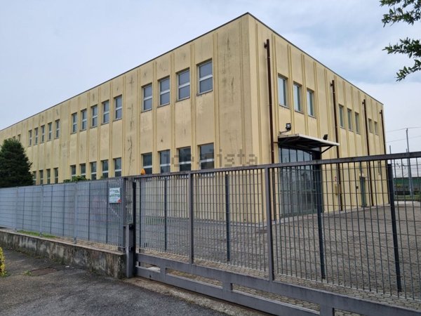 capannone in affitto a Gallarate