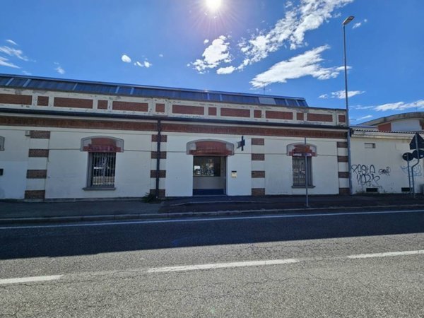 negozio in affitto a Gallarate in zona Madonna in Campagna