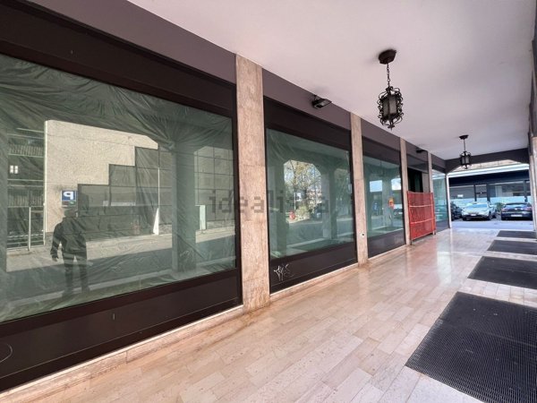 locale commerciale in affitto a Gallarate