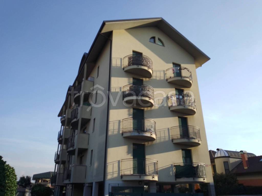 appartamento in affitto a Gallarate in zona Arnate