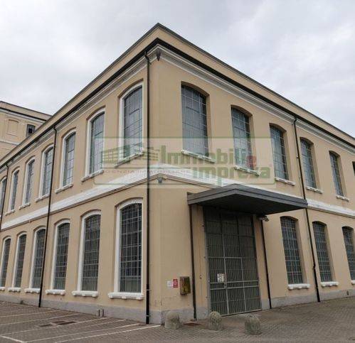 locale commerciale in affitto a Gallarate in zona Cascinetta
