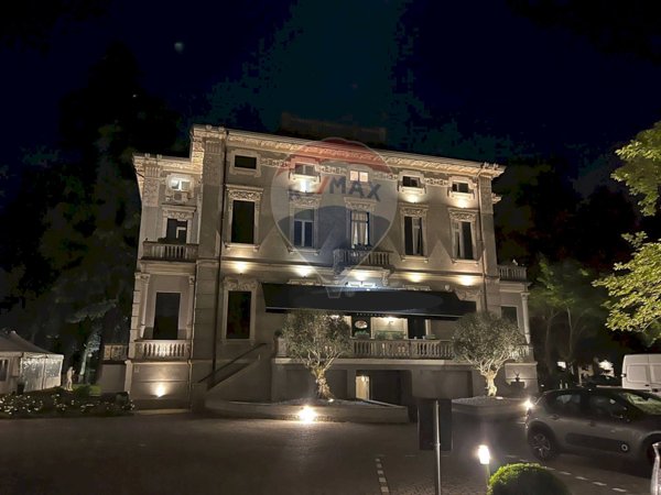 locale commerciale in affitto a Gallarate