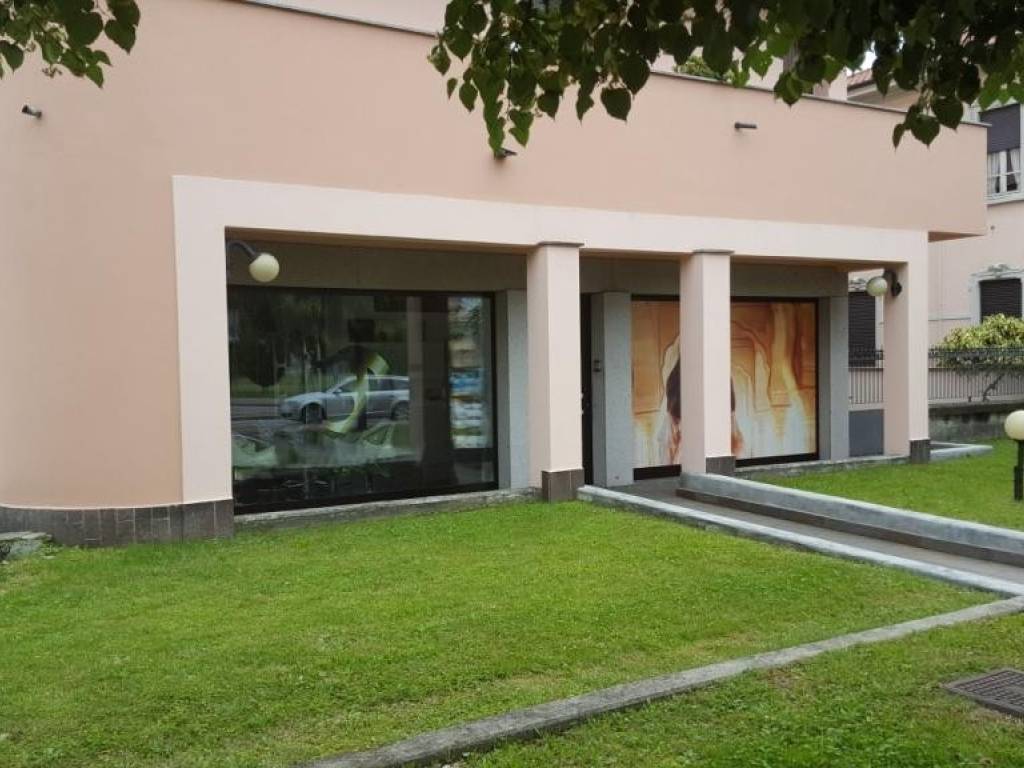 negozio in affitto a Gallarate in zona Madonna in Campagna