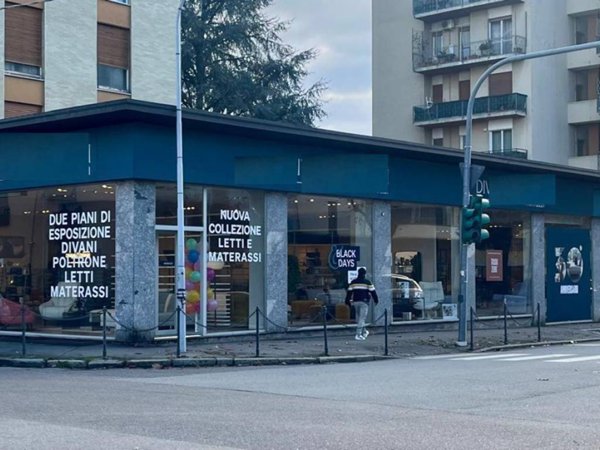 negozio in affitto a Gallarate in zona Madonna in Campagna