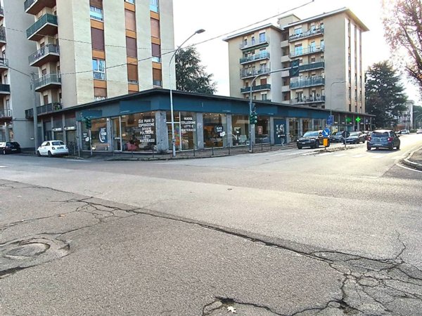 negozio in affitto a Gallarate in zona Arnate