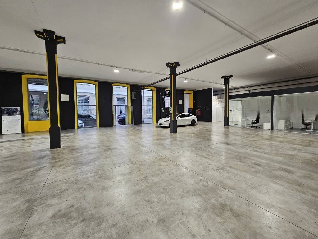 locale commerciale in affitto a Gallarate in zona Cascinetta