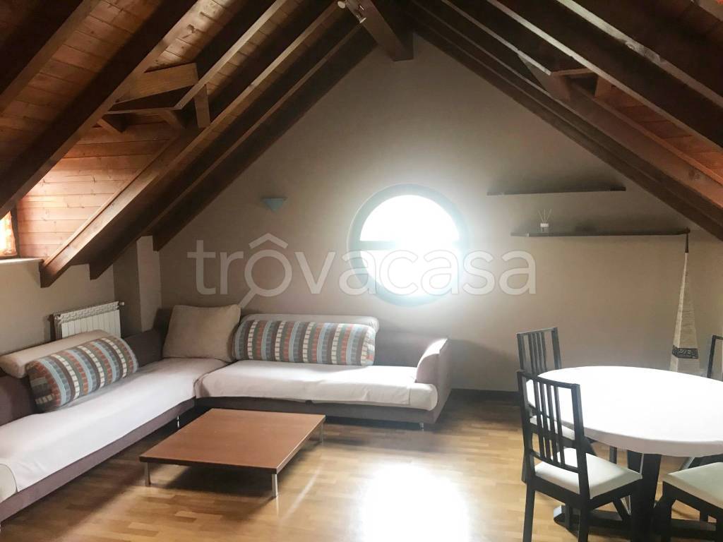 appartamento in affitto a Gallarate in zona Crenna