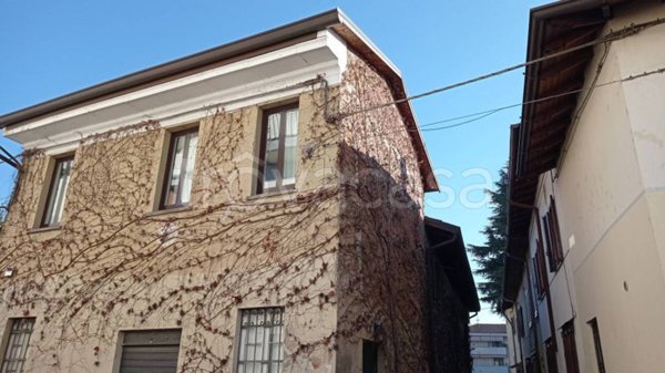 appartamento in affitto a Gallarate in zona Arnate