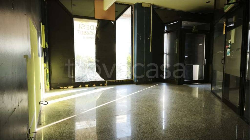 negozio in affitto a Gallarate