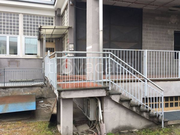 locale commerciale in affitto a Gallarate in zona Cascinetta