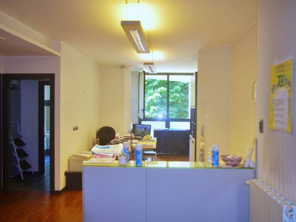ufficio in affitto a Gallarate in zona Sciarè