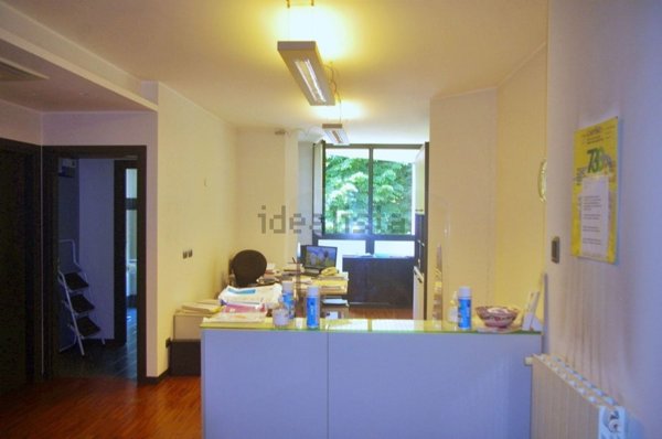 ufficio in affitto a Gallarate in zona Sciarè