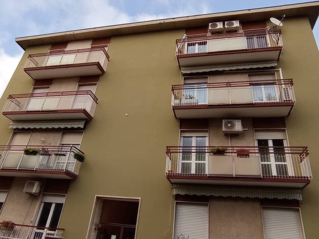 appartamento in affitto a Gallarate in zona Madonna in Campagna