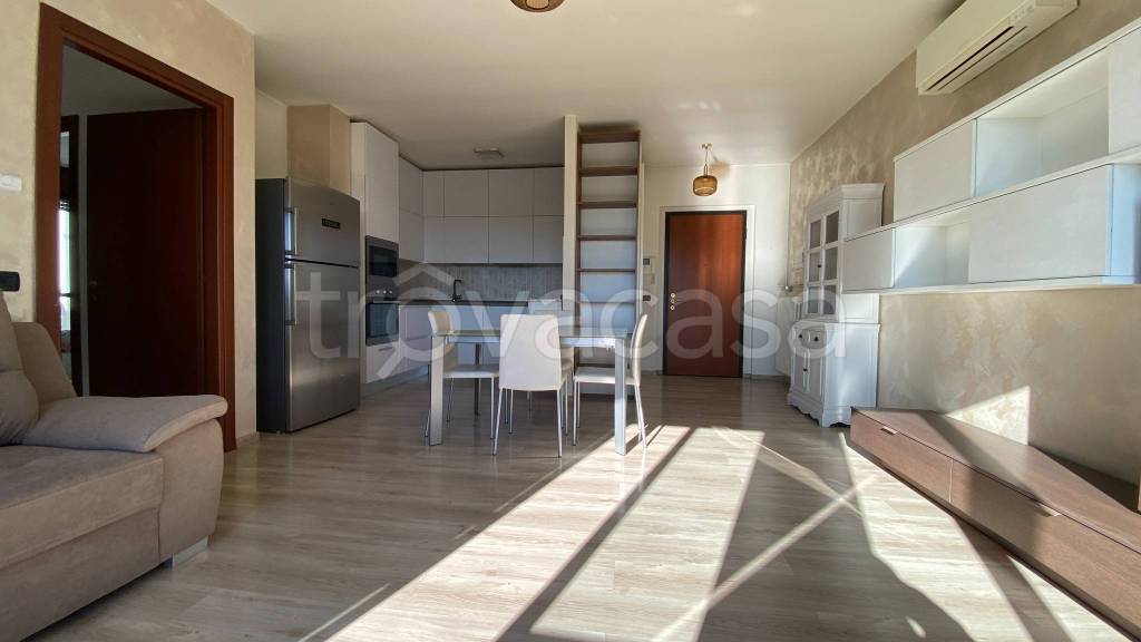 appartamento in affitto a Gallarate in zona Arnate