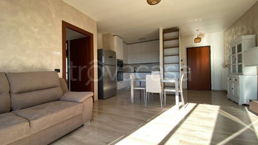 appartamento in affitto a Gallarate in zona Arnate