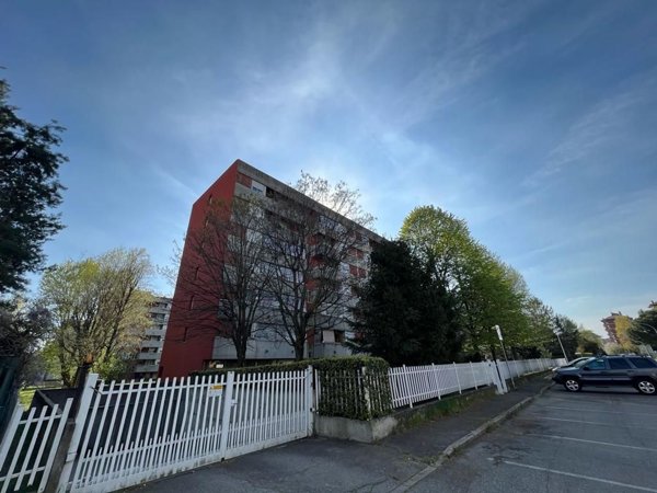 ufficio in affitto a Gallarate in zona Madonna in Campagna