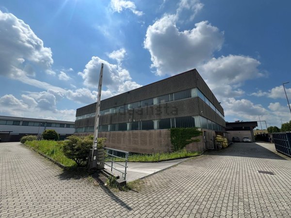 capannone in affitto a Gallarate