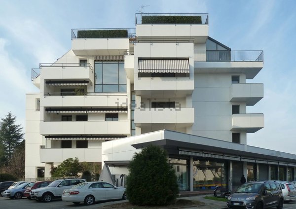 negozio in affitto a Gallarate in zona Ronchi