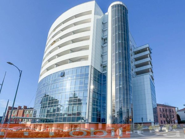 ufficio in affitto a Gallarate in zona Cascinetta