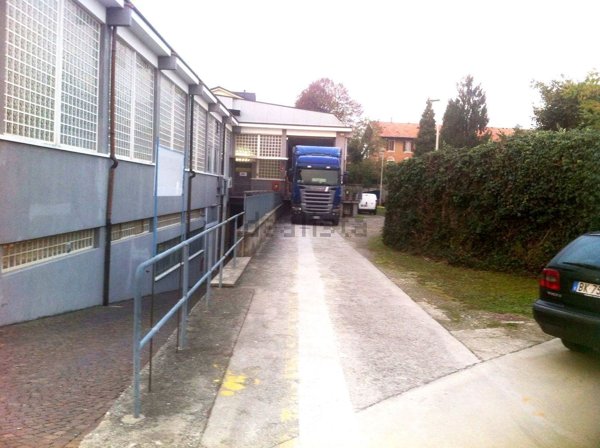 capannone in affitto a Gallarate in zona Crenna