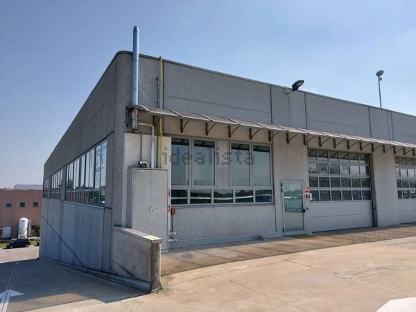 capannone in affitto a Gallarate