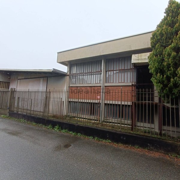 ufficio in affitto a Gallarate in zona Crenna