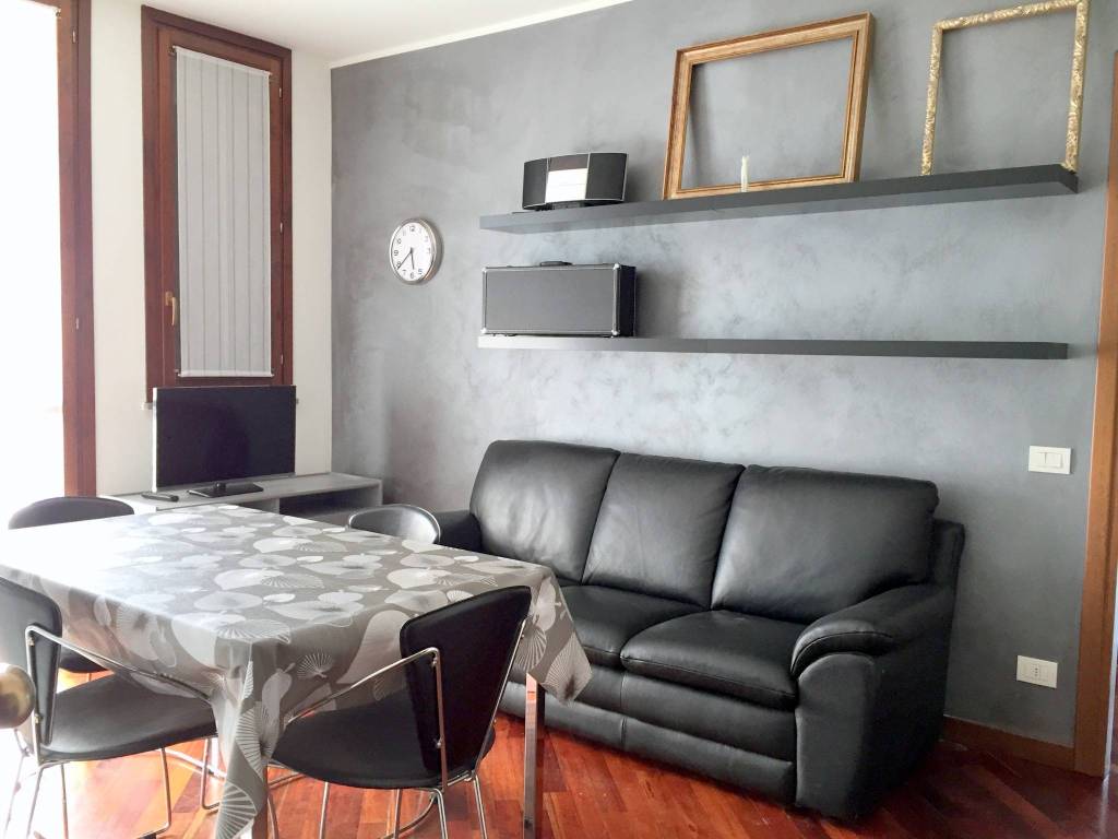 appartamento in affitto a Gallarate in zona Sciarè